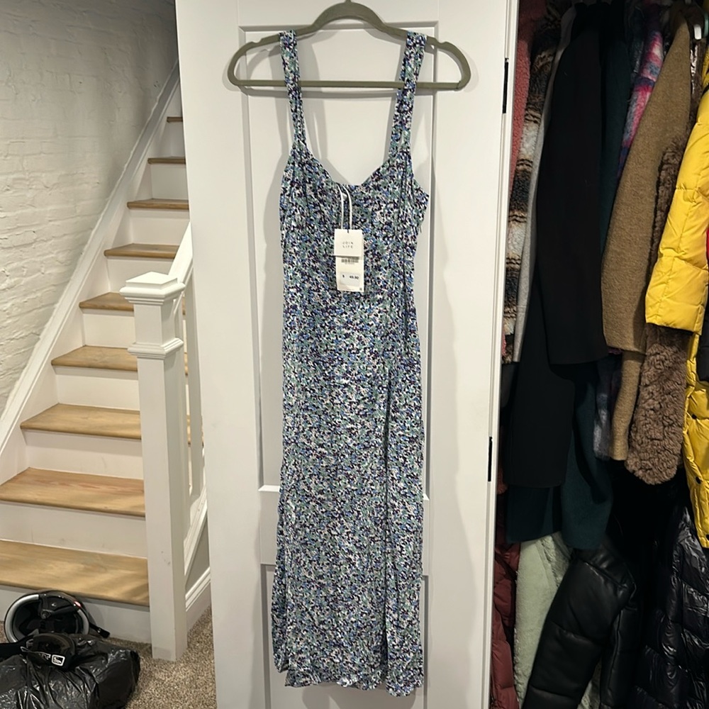 Midi dress with slit
